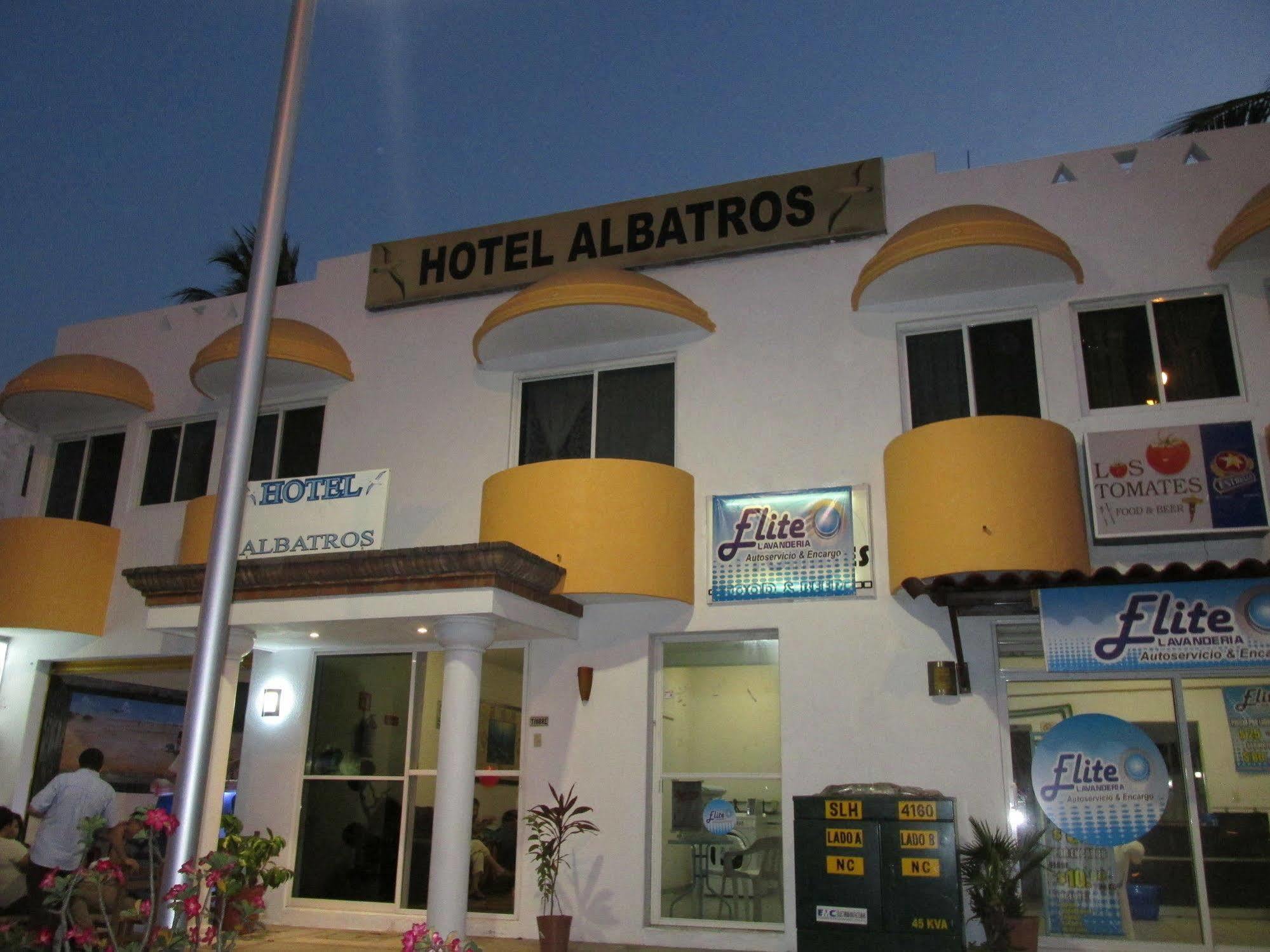 Hotel Albatros Мансанильо Экстерьер фото