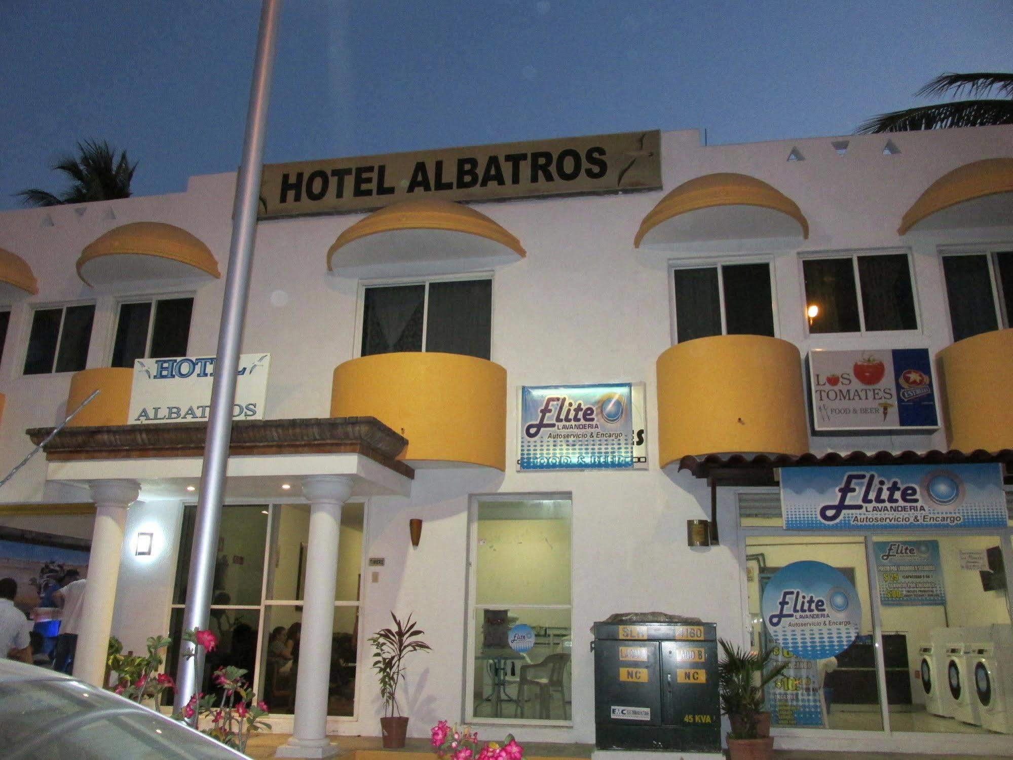 Hotel Albatros Мансанильо Экстерьер фото