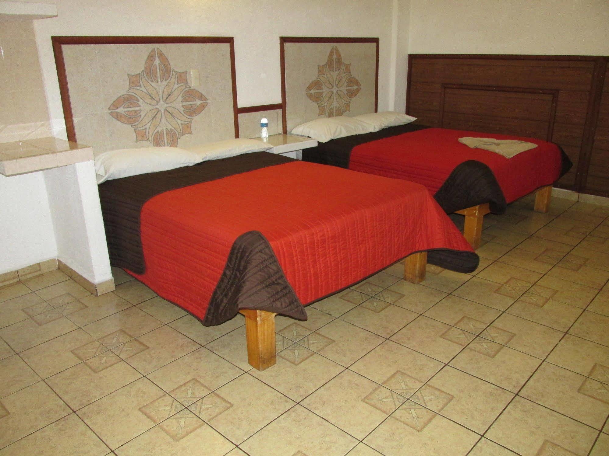 Hotel Albatros Мансанильо Экстерьер фото